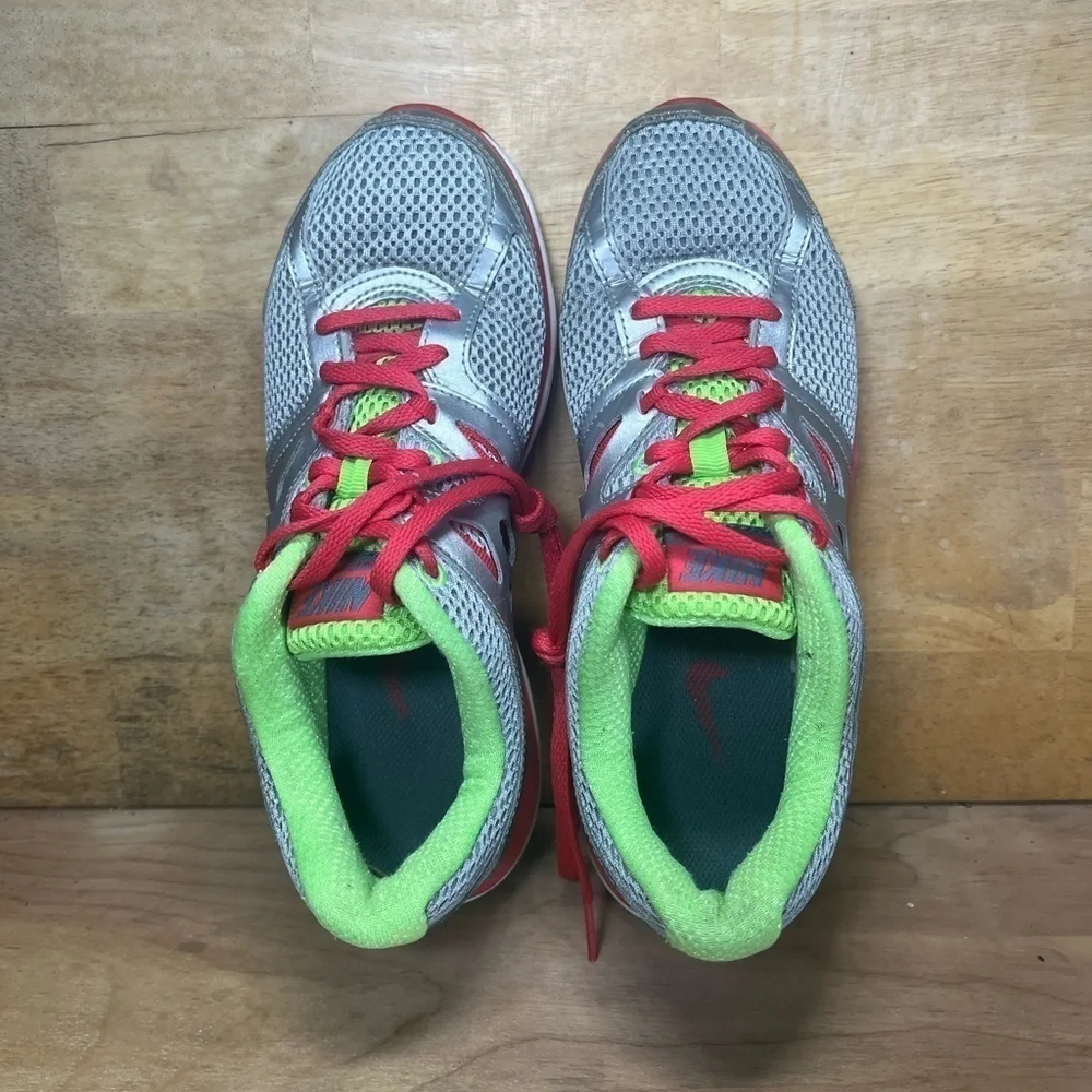 Nike Dual Fusion Lite Womens Size 6.5 Running Shoes Silver Red 599560-001